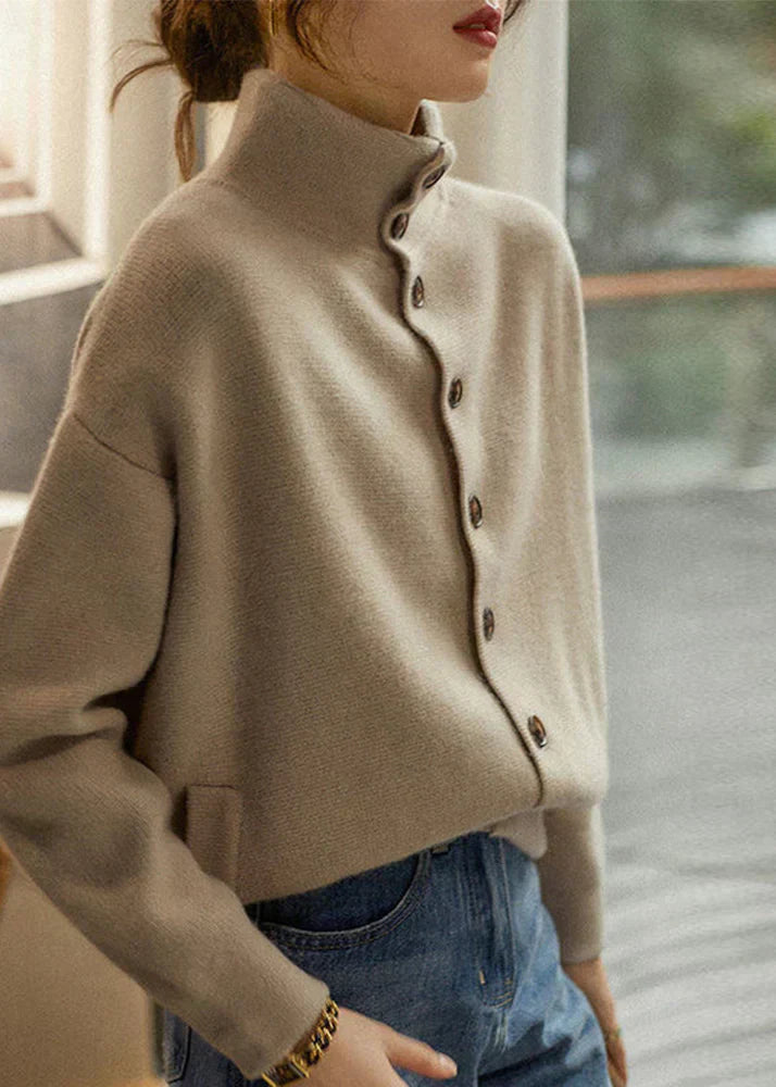 Marie - Turtleneck Sweater with button closure