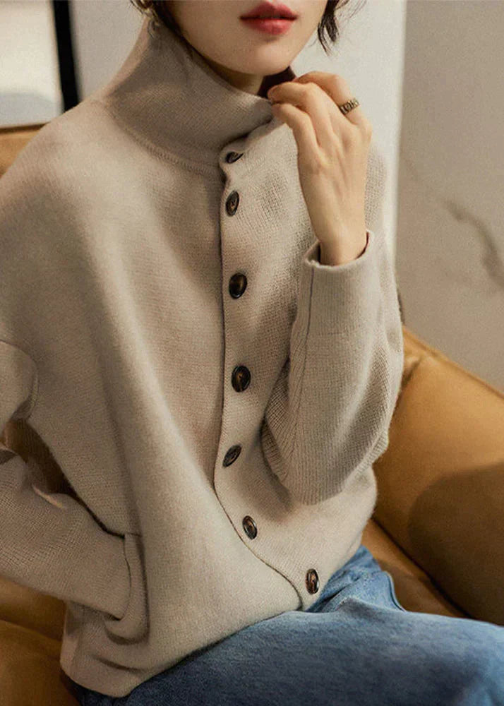 Marie - Turtleneck Sweater with button closure