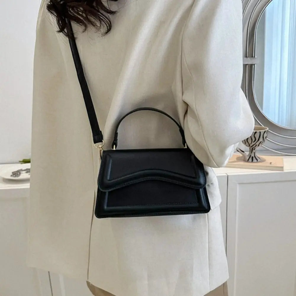 Elegance Shoulder Bag | Stylish Leather Totes