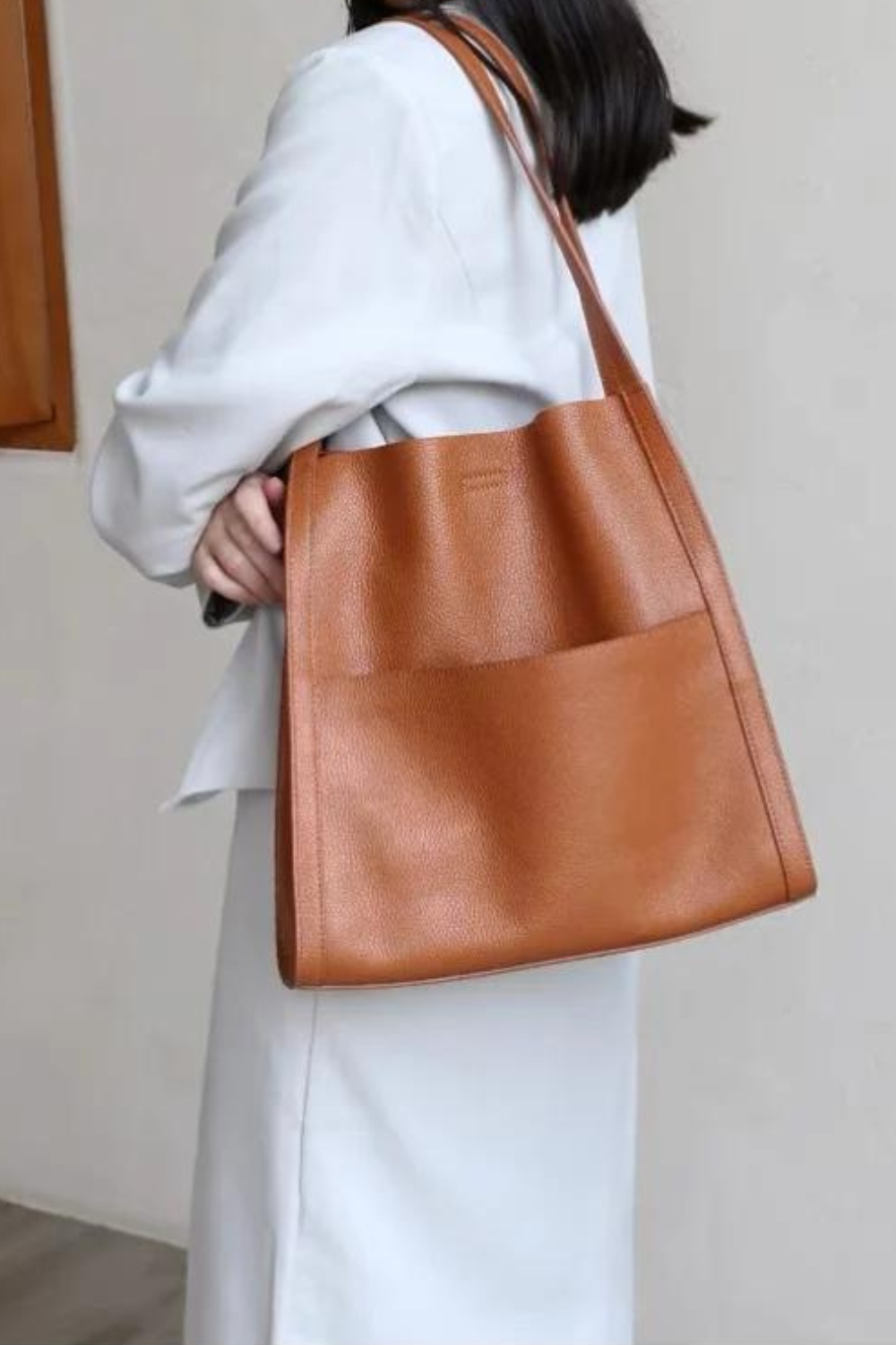 Everyday Leather Handbag with Large Capacity