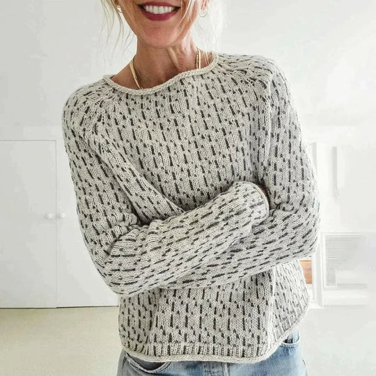 Tia - Elegant Gray Crew Neck Sweater