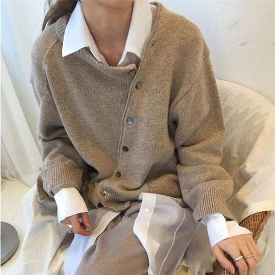 Comfortable Women's Sweater with Buttons